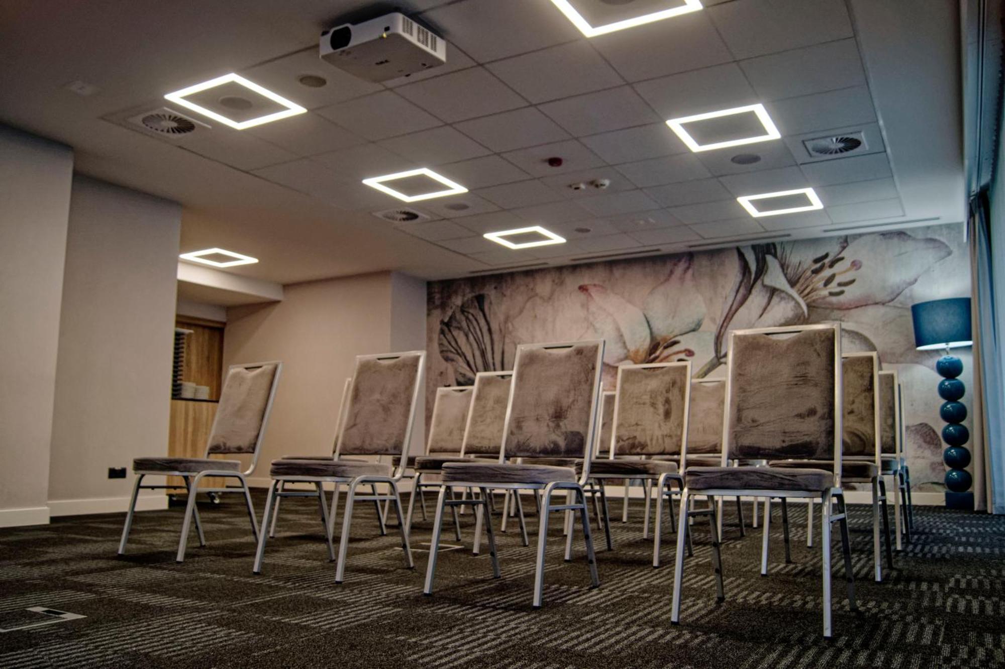 Hampton By Hilton Bialystok Hotel Exterior photo